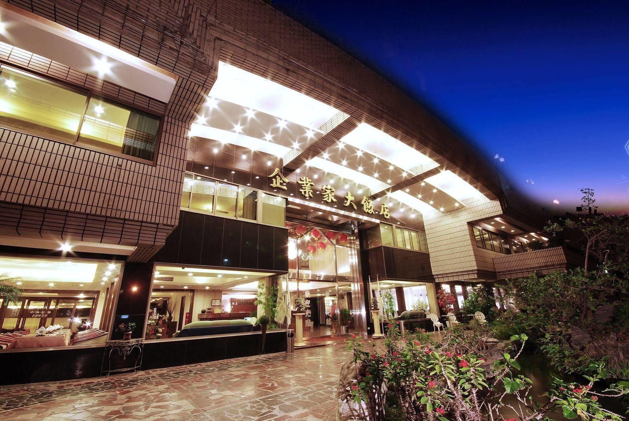 The Enterpriser Hotel Taichung Eksteriør billede
