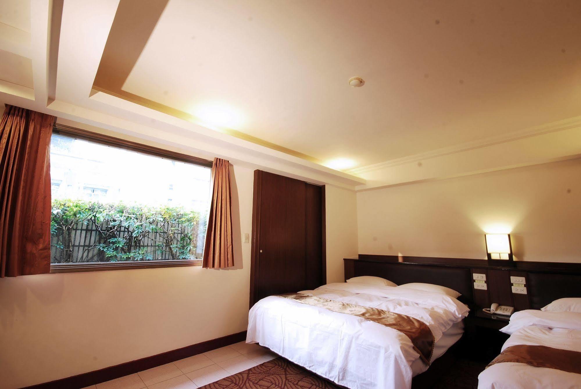 The Enterpriser Hotel Taichung Eksteriør billede