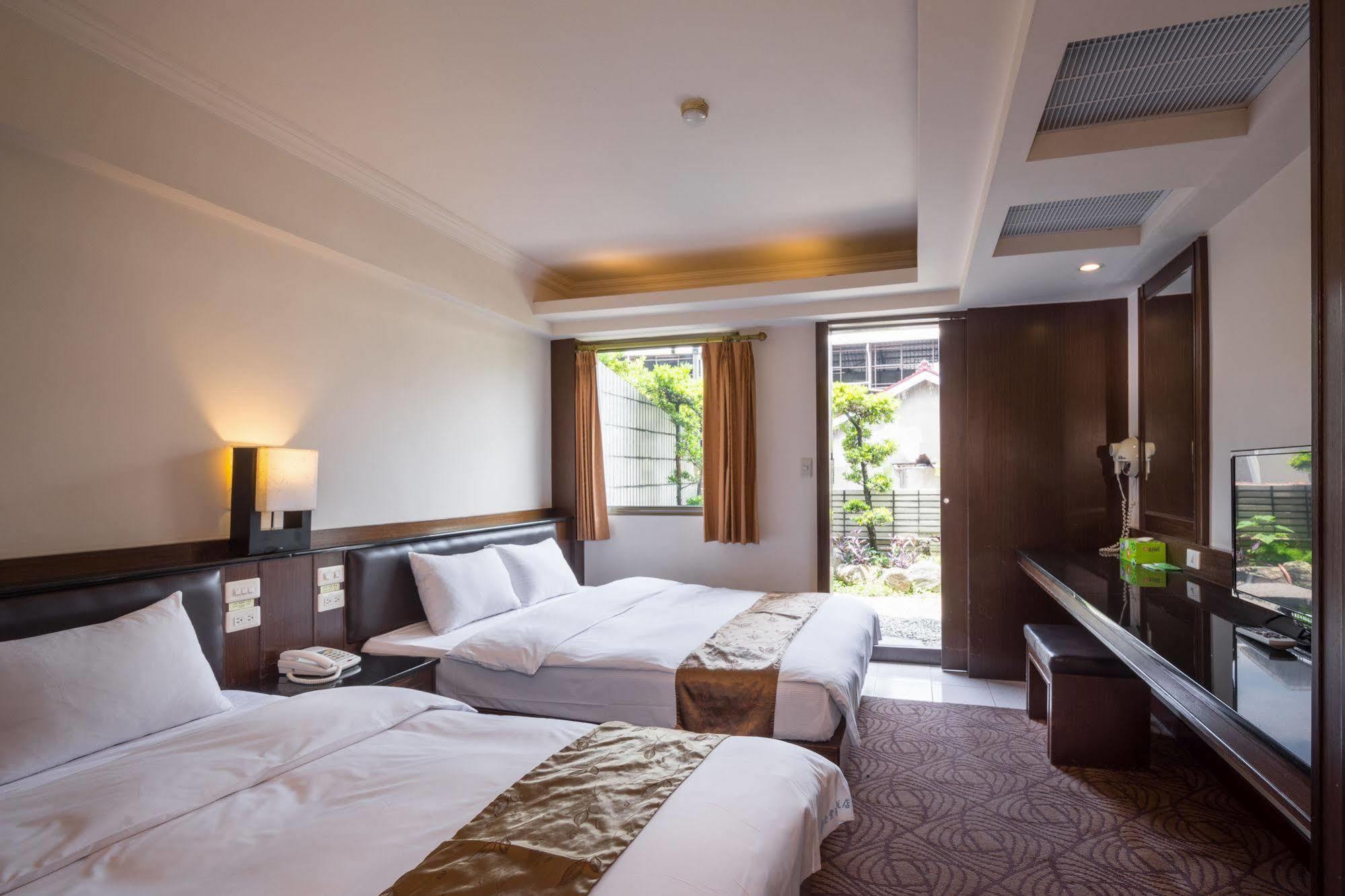 The Enterpriser Hotel Taichung Eksteriør billede