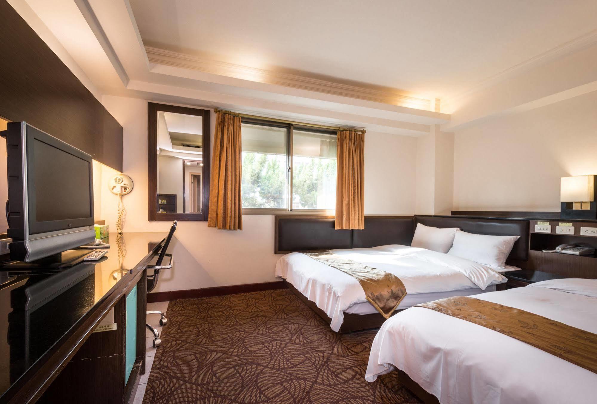 The Enterpriser Hotel Taichung Eksteriør billede