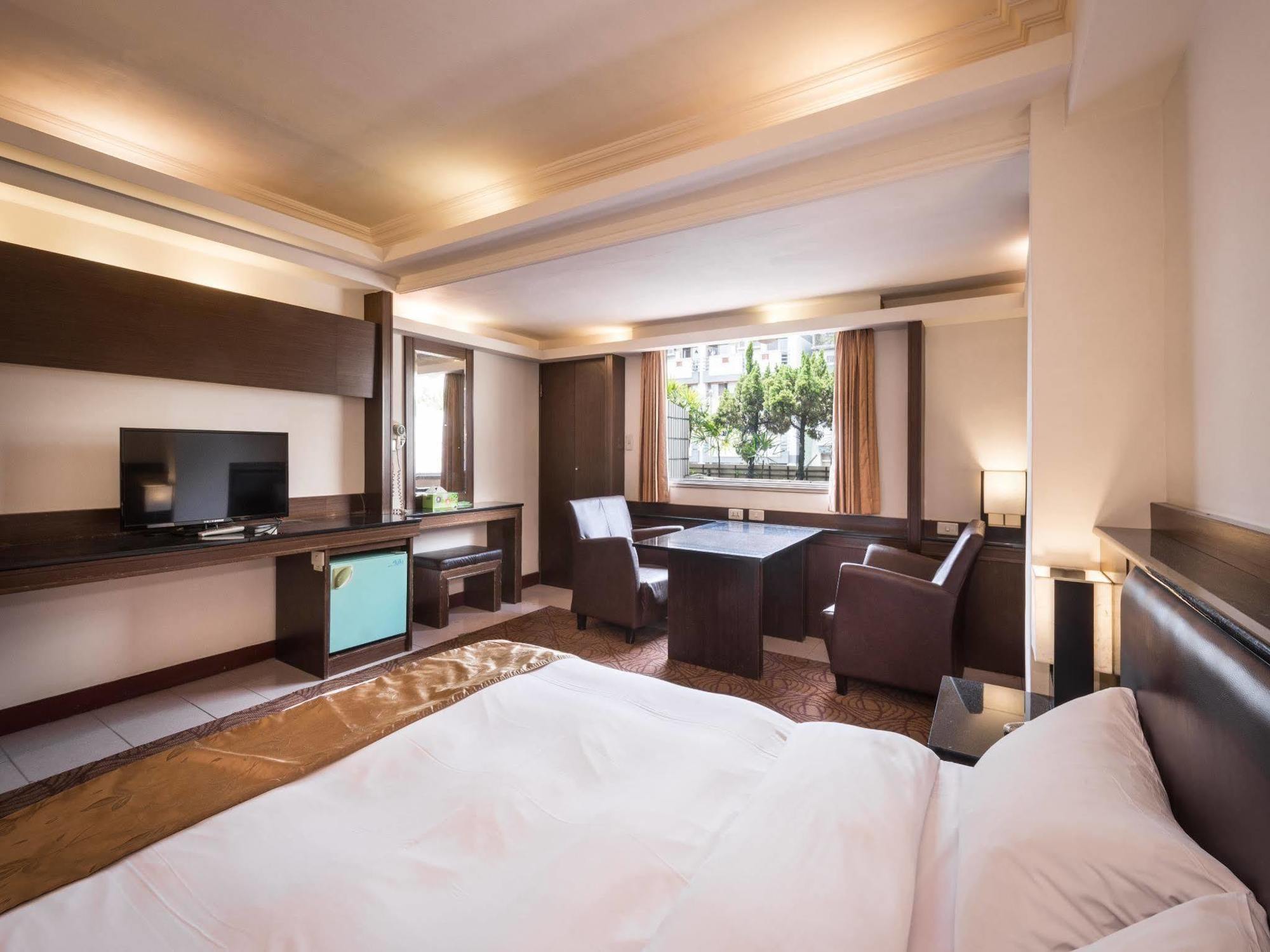 The Enterpriser Hotel Taichung Eksteriør billede