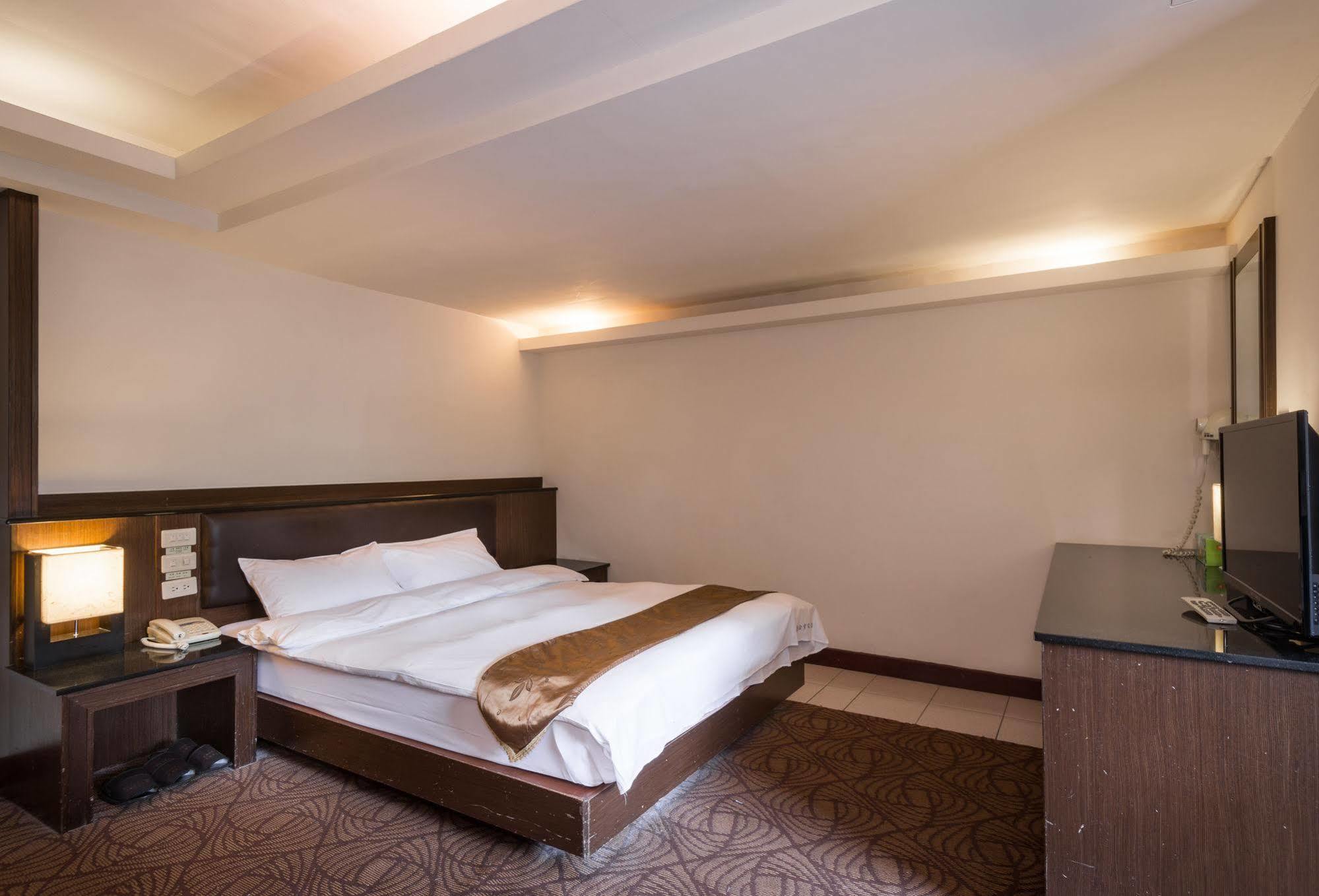 The Enterpriser Hotel Taichung Eksteriør billede