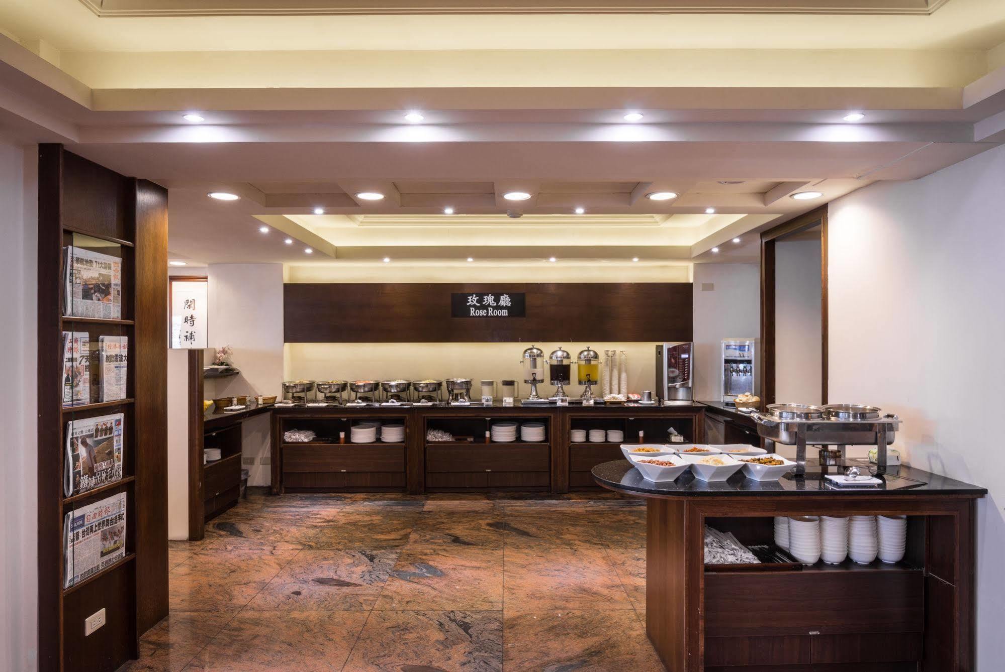 The Enterpriser Hotel Taichung Eksteriør billede