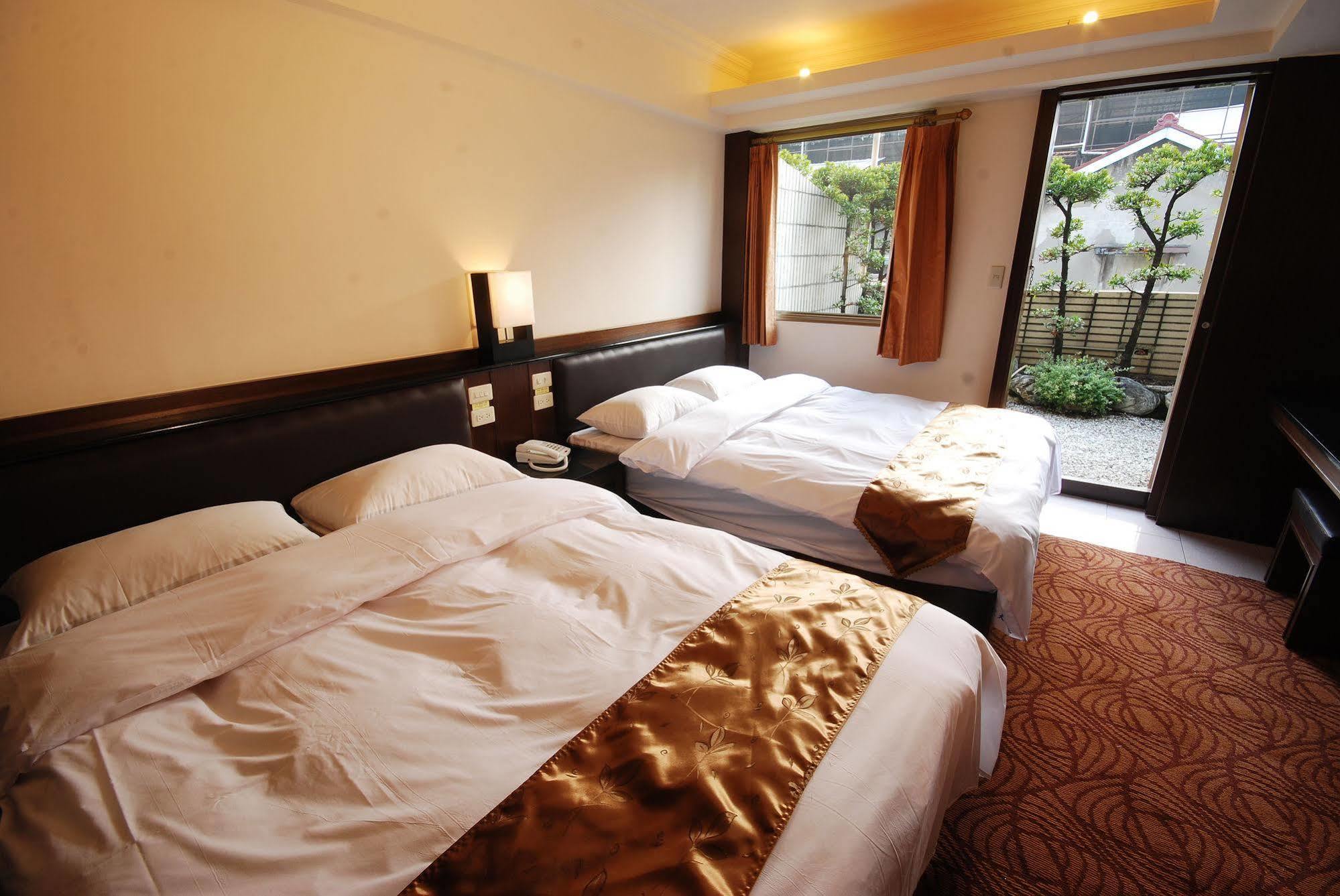 The Enterpriser Hotel Taichung Eksteriør billede