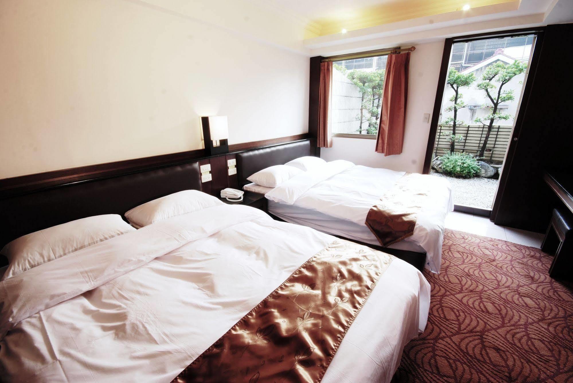 The Enterpriser Hotel Taichung Eksteriør billede