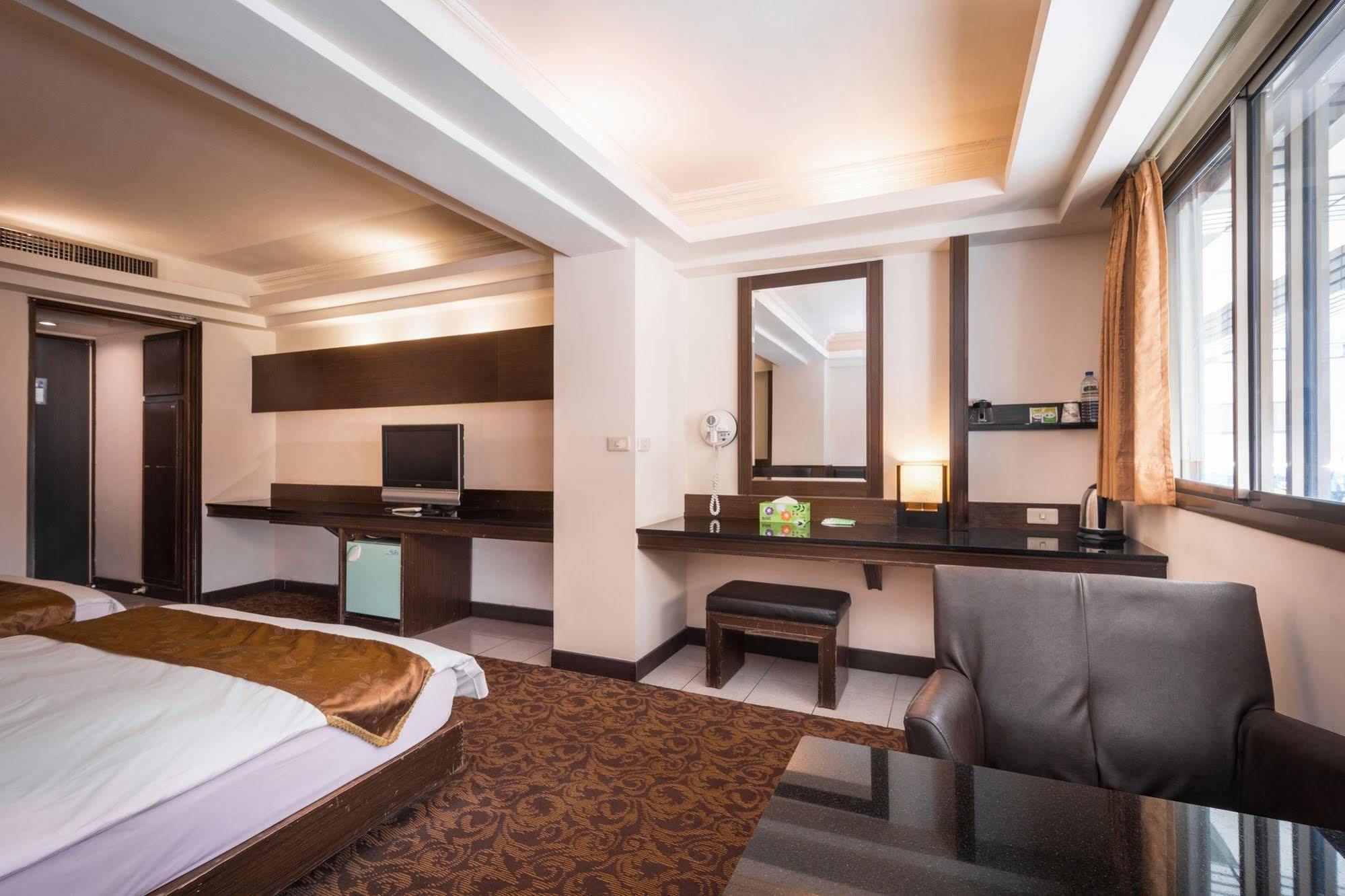 The Enterpriser Hotel Taichung Eksteriør billede