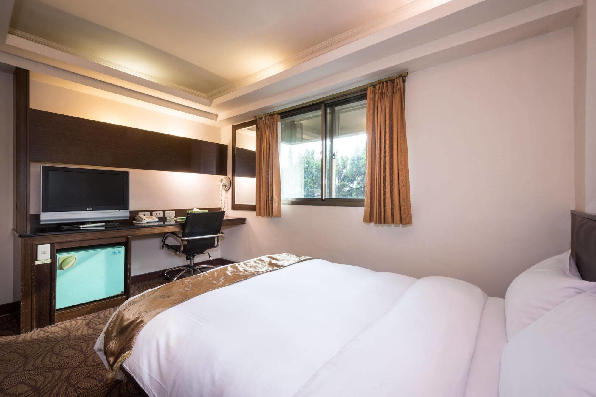 The Enterpriser Hotel Taichung Eksteriør billede