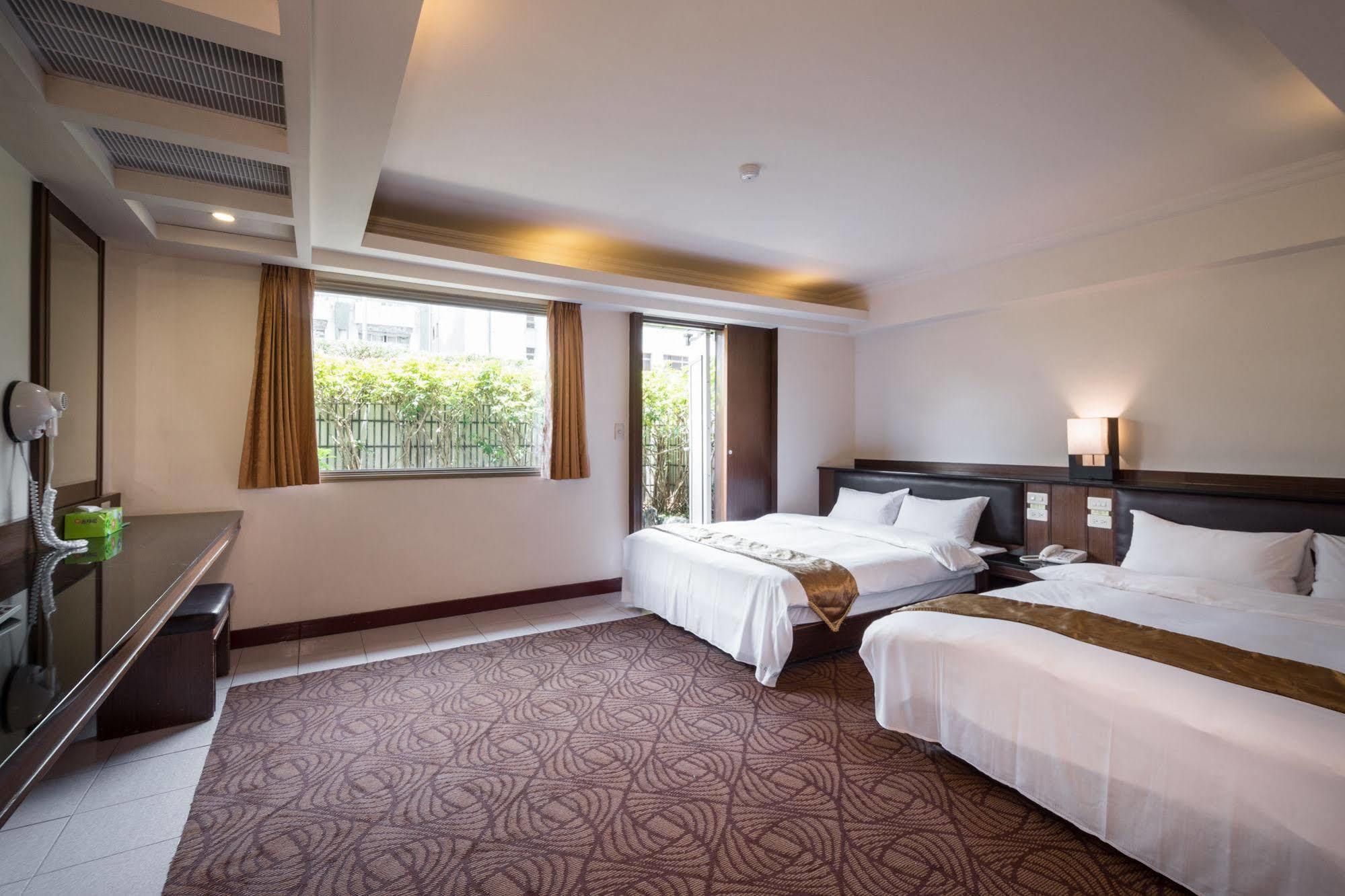 The Enterpriser Hotel Taichung Eksteriør billede