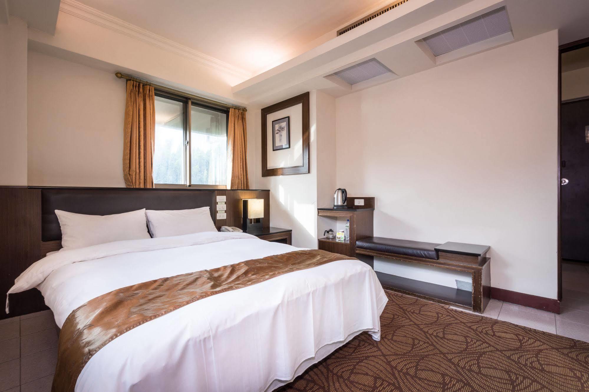 The Enterpriser Hotel Taichung Eksteriør billede
