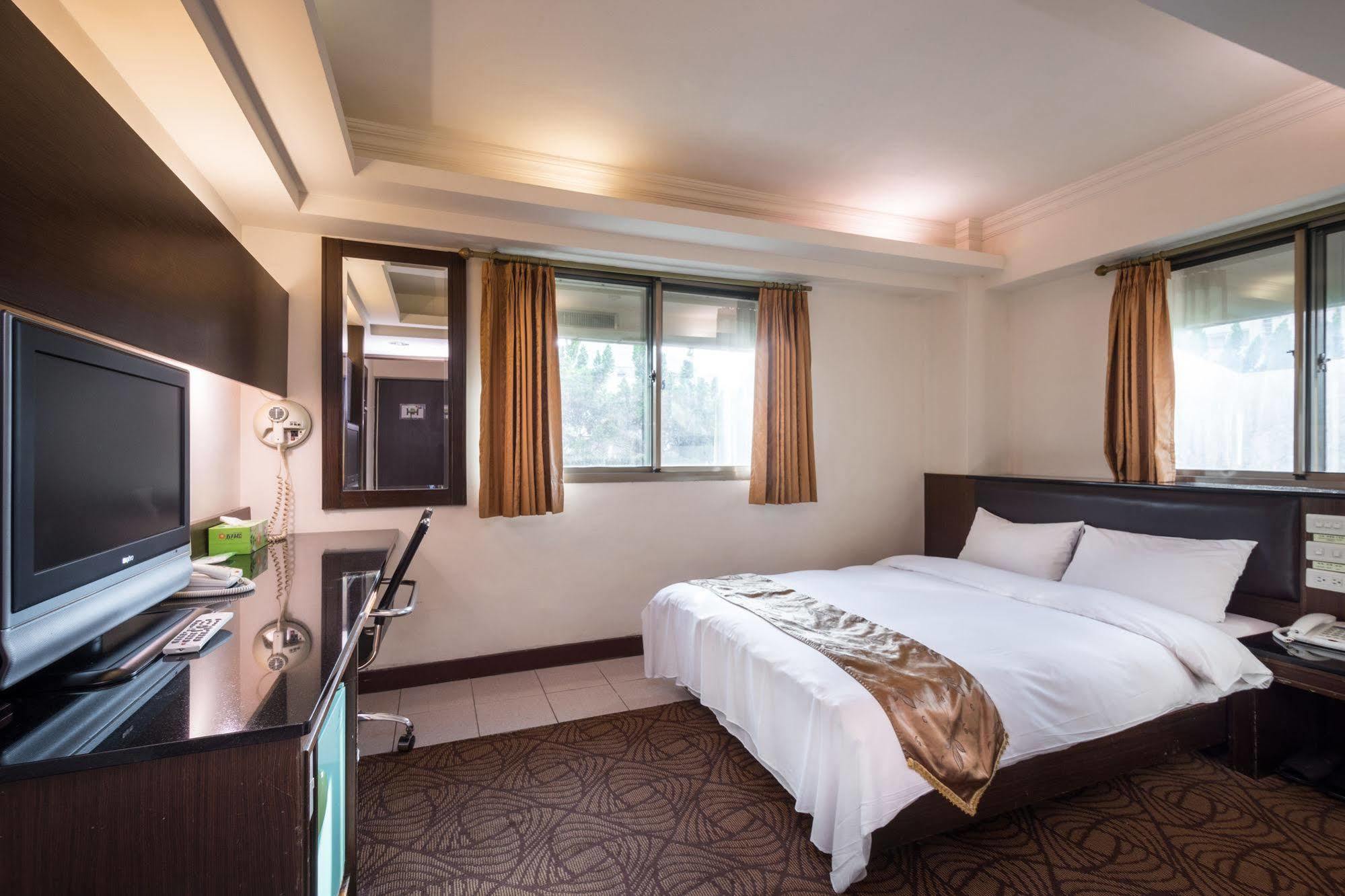 The Enterpriser Hotel Taichung Eksteriør billede